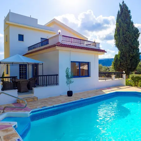 Charoula Ena Villa