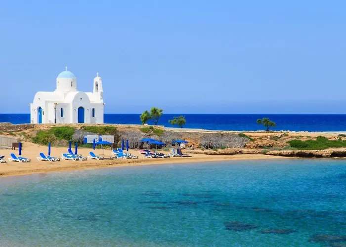 Charoula Ena * Polis