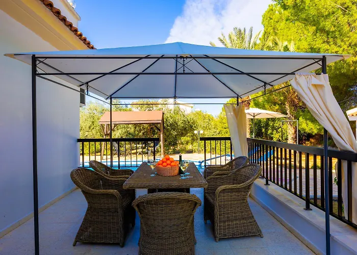 Charoula Ena וילה *